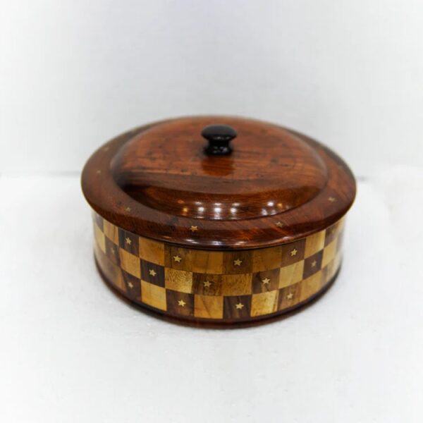 Wooden hotpot